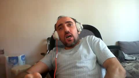 bentish online show from December 5, 11:27 am