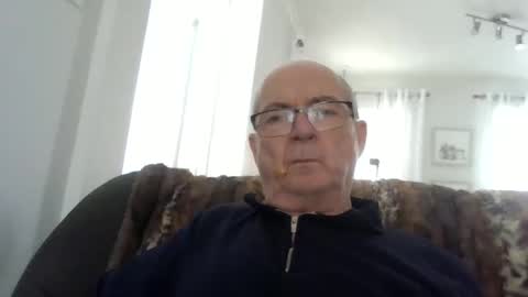 bernard1102 online show from April 10, 1:18 pm