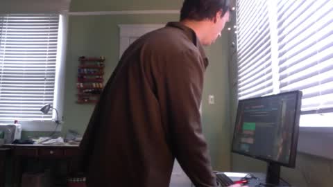 Snapshot of best_triam chatting on December 8, 5:33 pm best_triam online show from December 8, 5:33 pm