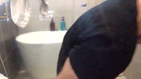 Snapshot of betoooox chatting on October 19, 1:25 pm Virtual Gentleman online show from October 19, 1:25 pm