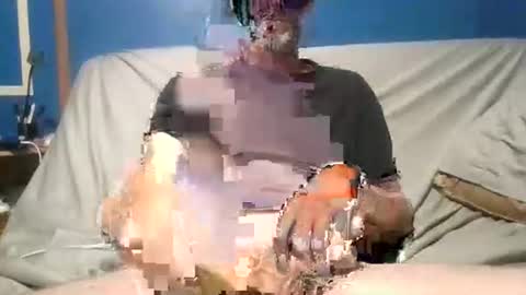 big9inchsnake online show from December 3, 8:20 am