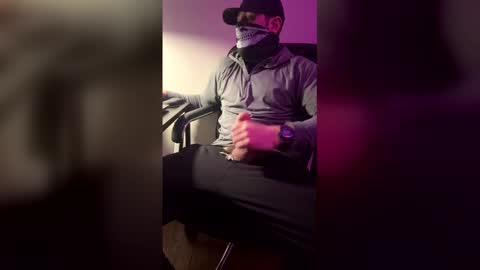 big_daddy_500088 online show from April 12, 2:15 am