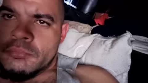 Snapshot of bigbeata chatting on October 26, 3:41 am Stevie Snow online show from October 26, 3:41 am