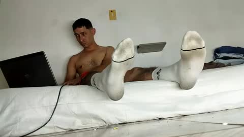 Snapshot of bigfeetmaster32 chatting on October 1, 11:19 pm Bigfeetmaster32 online show from October 1, 11:19 pm