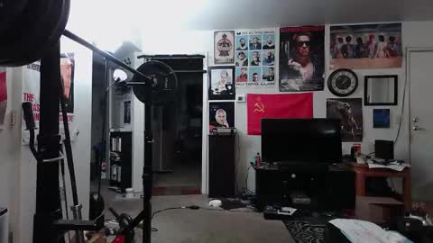 biggerisbetter21 online show from November 12, 8:09 am