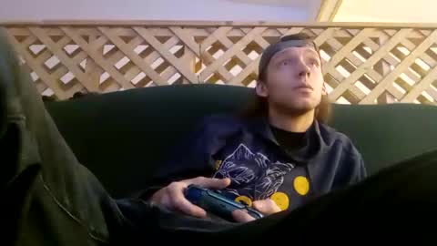 biggestboiiii online show from March 8, 8:18 am