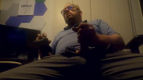 Snapshot of biggydee8989 chatting on October 14, 10:22 am biggydee8989 online show from October 14, 10:22 am