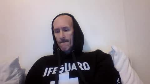 Snapshot of bighugemouthful chatting on January 2, 6:34 pm Chaz online show from January 2, 6:34 pm