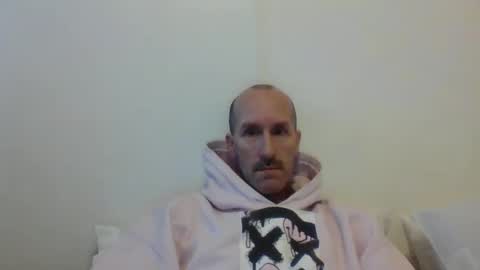 Snapshot of bighugemouthful chatting on December 3, 4:17 pm Chaz online show from December 3, 4:17 pm