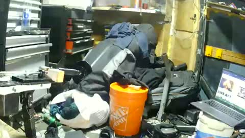bigmanaround9 online show from June 15, 9:56 am