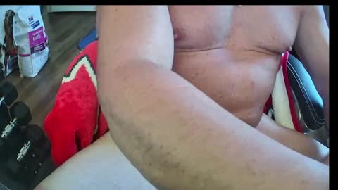 bigroy1069 online show from April 24, 4:42 pm