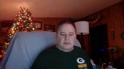 Snapshot of bigthicksatisfying2 chatting on December 20, 5:25 am bigthicksatisfying2 online show from December 20, 5:25 am