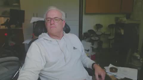 billp750876 online show from June 1, 8:42 pm