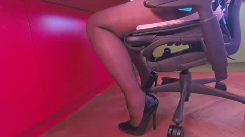 bimalenylonsissy online show from January 28, 11:28 am