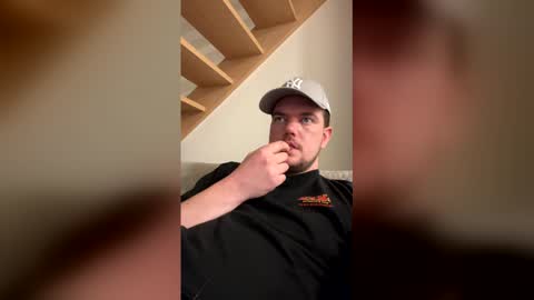 bingeling123 online show from March 1, 7:57 pm