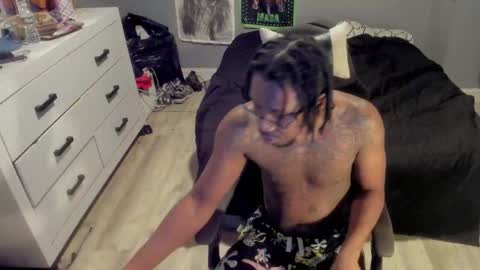 Plant Base Streamers From Pennsylvania online show from December 17, 1:24 am