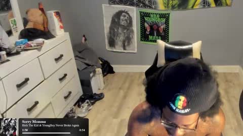 Plant Base Streamers From Pennsylvania online show from November 6, 11:41 pm