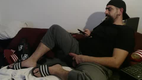 Snapshot of black_beard_slides chatting on September 19, 12:13 am black_beard_slides online show from September 19, 12:13 am