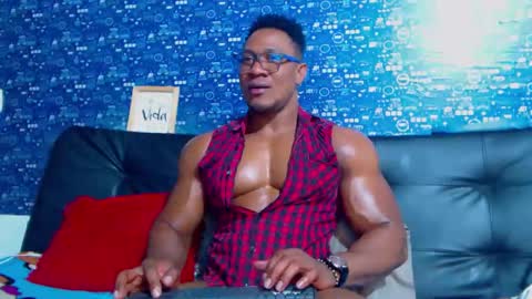 duglas online show from October 24, 4:42 pm