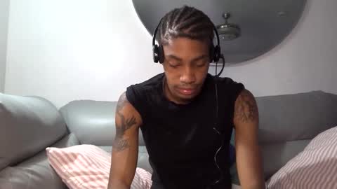 Snapshot of blackbulltitus chatting on October 6, 10:14 pm BlackBullTitus online show from October 6, 10:14 pm