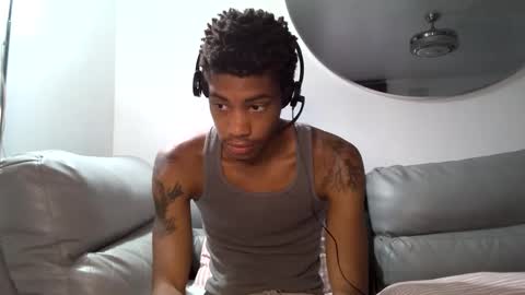 Snapshot of blackbulltitus chatting on October 13, 10:27 pm BlackBullTitus online show from October 13, 10:27 pm