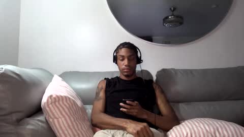 Snapshot of blackbulltitus chatting on October 7, 10:25 pm BlackBullTitus online show from October 7, 10:25 pm