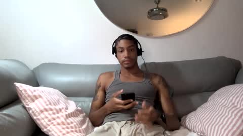 Snapshot of blackbulltitus chatting on October 5, 2:26 am BlackBullTitus online show from October 5, 2:26 am