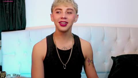 TAY   online show from December 24, 3:16 pm