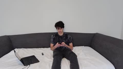 Snapshot of bluskyzz chatting on February 14, 4:41 pm BluSky online show from February 14, 4:41 pm
