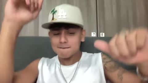 Bob  INDEPENDENT MODEL online show from April 3, 8:49 pm