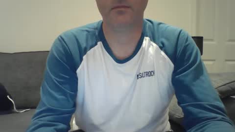 Snapshot of bobby_113 chatting on December 30, 12:43 am bobby_113 online show from December 30, 12:43 am