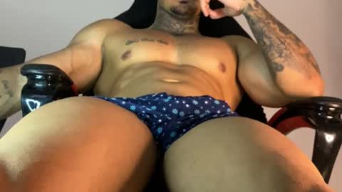 bodymenbr online show from April 19, 11:29 pm