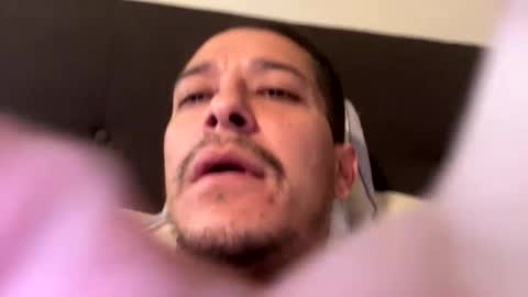 Who can host looking for a DADDY in 5280 online show from May 31, 8:21 pm