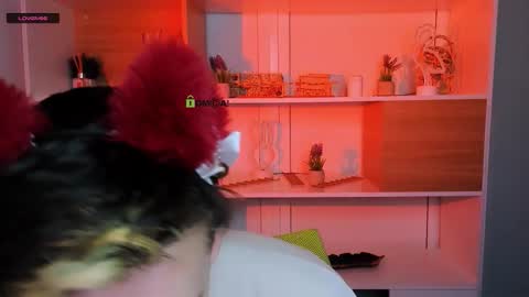 bondi_vv online show from December 1, 8:01 pm