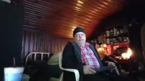 Booshwa online show from February 5, 6:15 pm