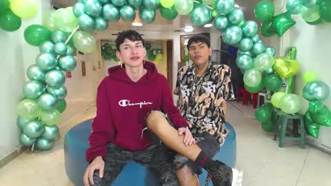 THOMAS AND DAMIAND online show from March 5, 5:18 am