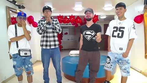 THOMAS AND DAMIAND online show from January 29, 4:05 am