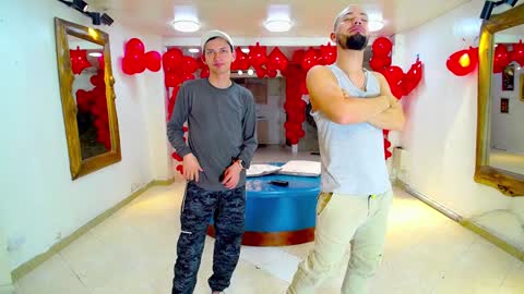 THOMAS AND DAMIAND online show from January 25, 4:13 am