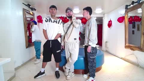 THOMAS AND DAMIAND online show from January 28, 4:08 am