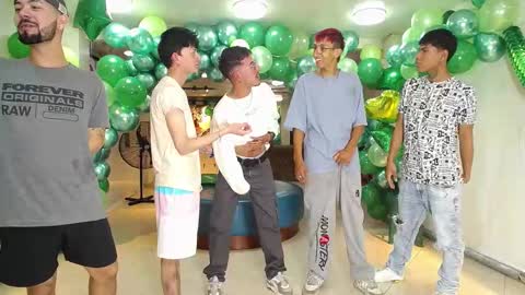 THOMAS AND DAMIAND online show from February 28, 5:48 am