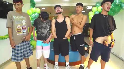 THOMAS AND DAMIAND online show from March 8, 5:14 am