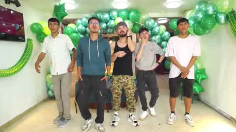 THOMAS AND DAMIAND online show from March 3, 5:07 am