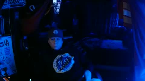 Bowerboi1217 online show from November 19, 6:02 am