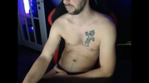 Snapshot of boy_t0y89 chatting on December 2, 6:41 pm boy_t0y89 online show from December 2, 6:41 pm