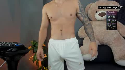 boyc02_ online show from February 14, 10:49 am