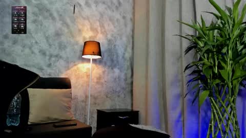 boyc02_ online show from September 18, 4:53 pm