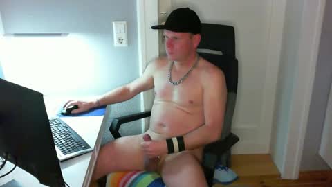 Julian online show from February 20, 7:41 pm