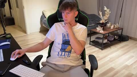 Eddie online show from December 15, 5:53 pm