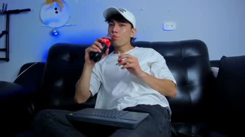 Paul and Max online show from December 10, 8:27 pm