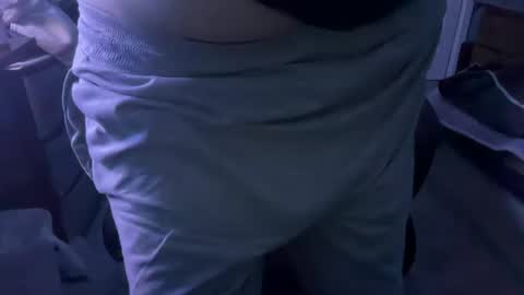 Snapshot of boytoybenny chatting on October 5, 9:02 am BoyToyBenny online show from October 5, 9:02 am